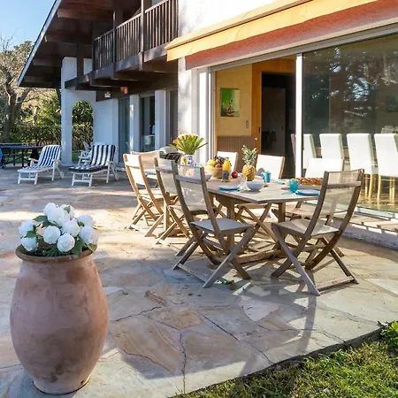 Villa Bakea